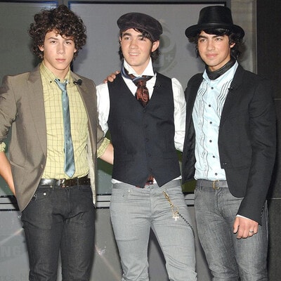Jonas Brothers hello again