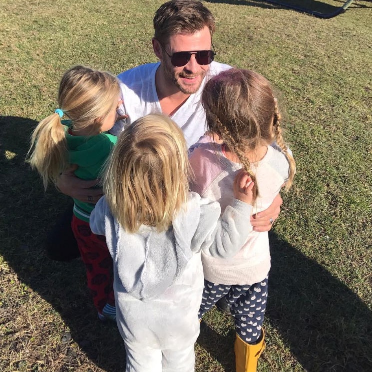 How Chris Hemsworth snuck into the movie theatre so his children could see "Avengers: Endgame'
