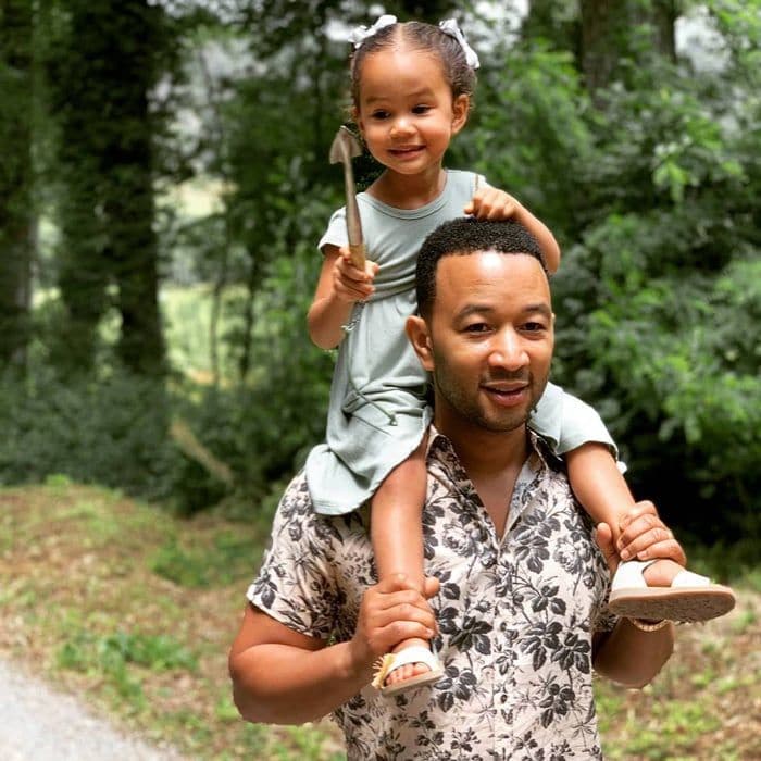 John legend and his 3-year-old daughter dance to Ariana Grande