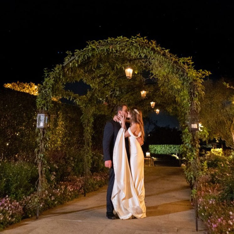 Katherine Schwarzenegger and Chris Pratt wedding kiss