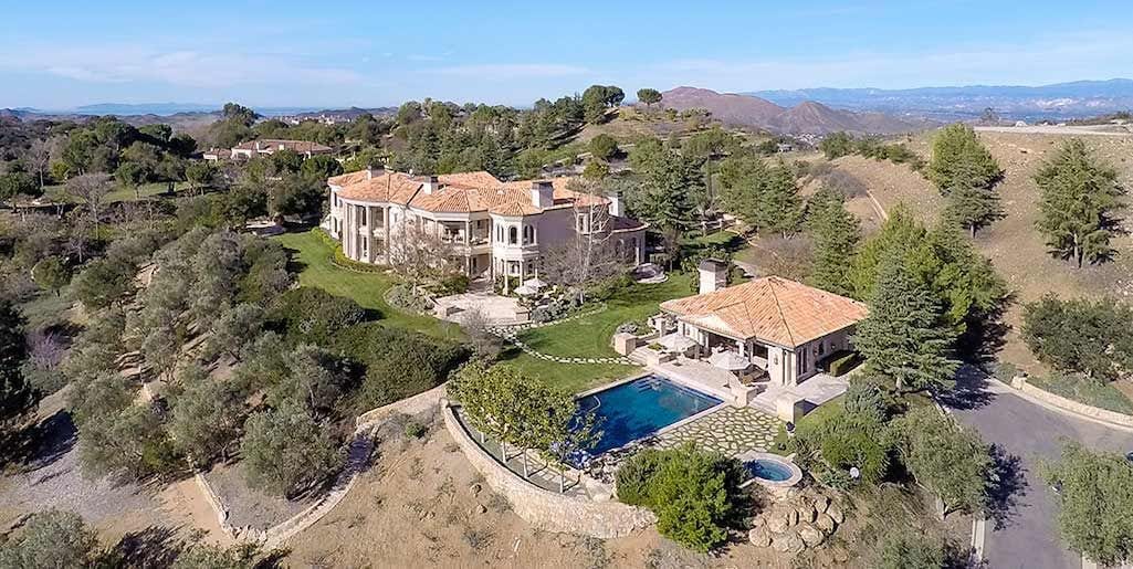 Step into 'Chateau Britney' - Miss Spears' 7,000+ sq ft home