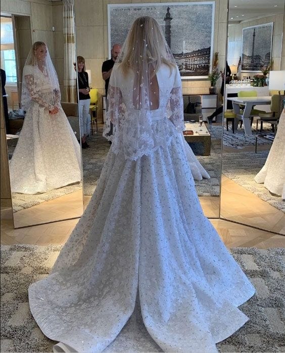 Sophie Turner's wedding dress revealed ...