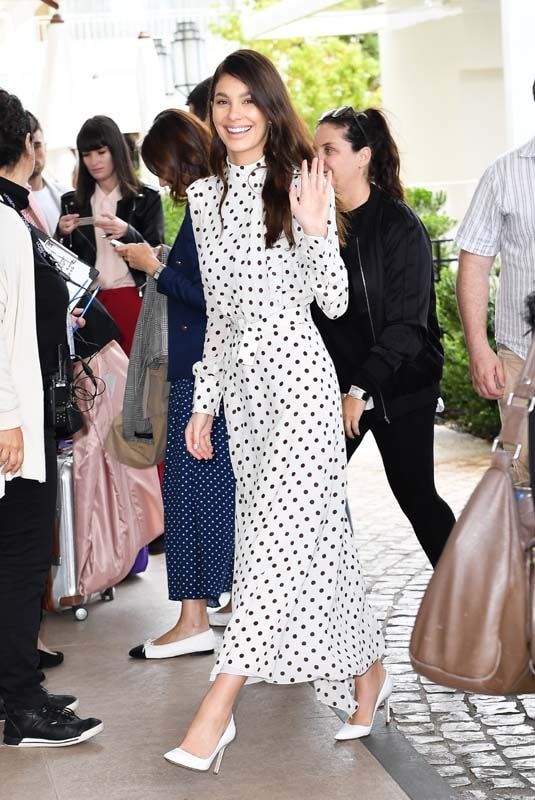 Jessica Alba and more celebrities surrender to the polka-dot dress - Foto 1