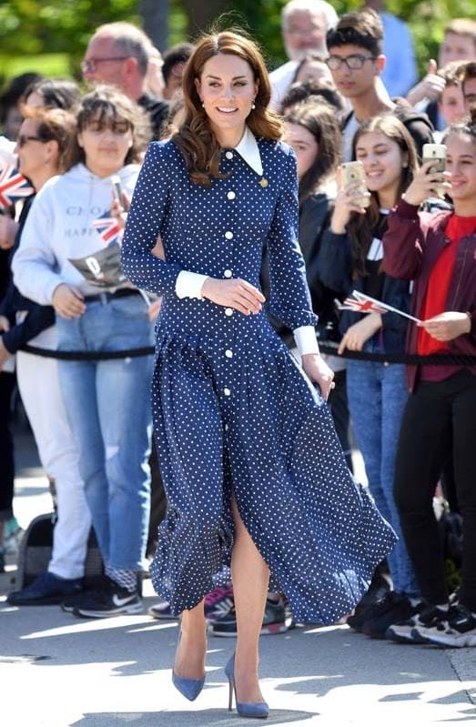 Jessica Alba and more celebrities surrender to the polka-dot dress - Foto 1
