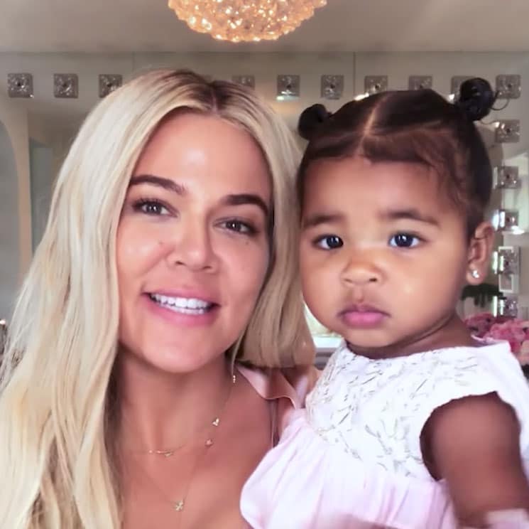 Khloé Kardashian shares picture of daughter True Thompson(02)