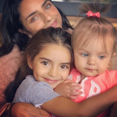 Aislinn Derbez with daughter Kailani and sister Aitana