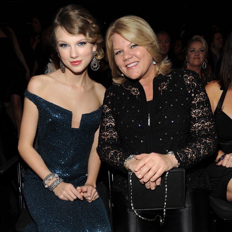 Taylor Swift and mom