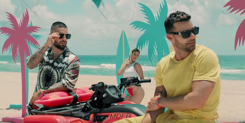 Muy Caliente! Maluma and Ricky Martin bring the heat with 'No Se Me Quita' video