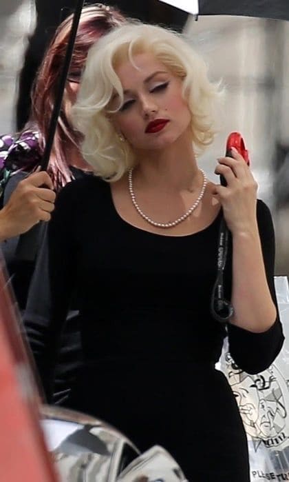 Ana de Armas transforms into Marilyn Monroe on set of Blonde