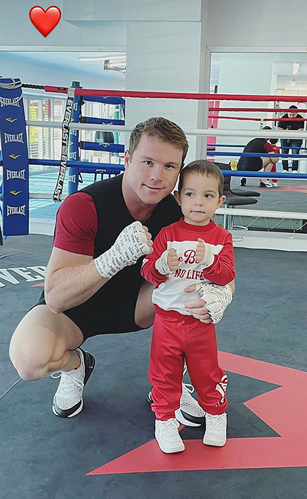 El Canelo y su hijo Saúl Adiel