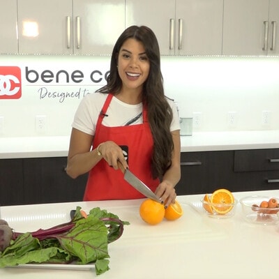 Kerly Ruiz te enseña a preparar un nutritivo jugo de frutas y vegetales para combatir el estrés