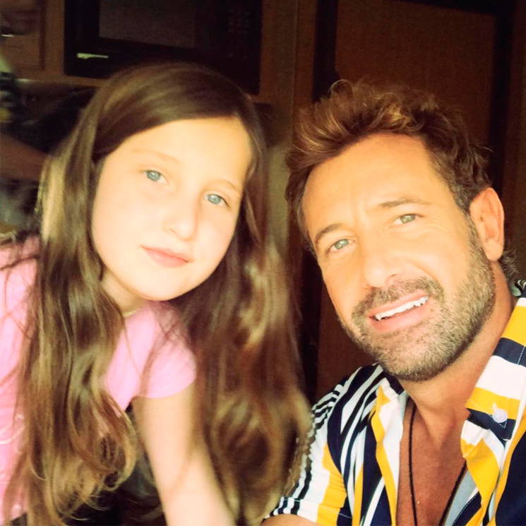 Gabriel Soto y una de sus dos hijas