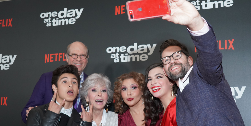 El elenco de 'One Day at a Time' se mantiene con esperanzas, tras la cancelación del show