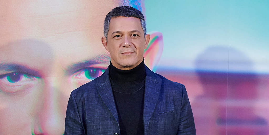 Padre orgulloso: Alejandro Sanz lleva a su hijo de gira como parte de su staff