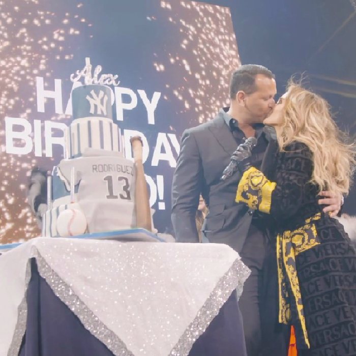 Jennifer Lopez sorprendió a Alex Rodriguez con un sensual baile de cumpleaños