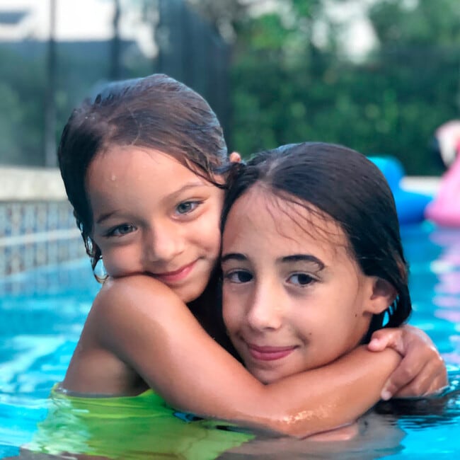 El verano más divertido de la hija de Adamari López con su prima Noa