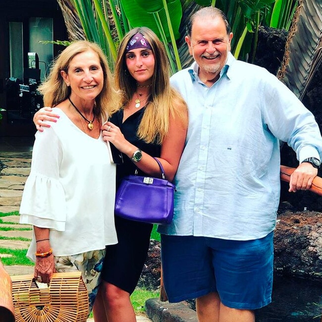 Raúl de Molina presume a su hermosa hija Mia, durante sus vacaciones en Hawái