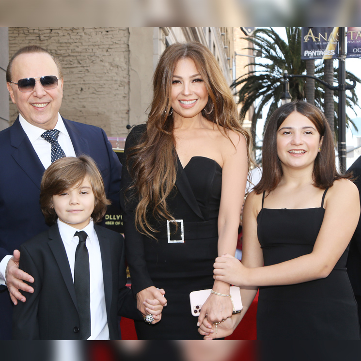 Tommy Mottola, esposo de Thalía, recibe su estrella en el Paseo de la Fama acompañado por sus hijos