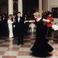 El vestido con el que Diana de Gales bailó junto a John Travolta será subastado ¡por tercera vez!