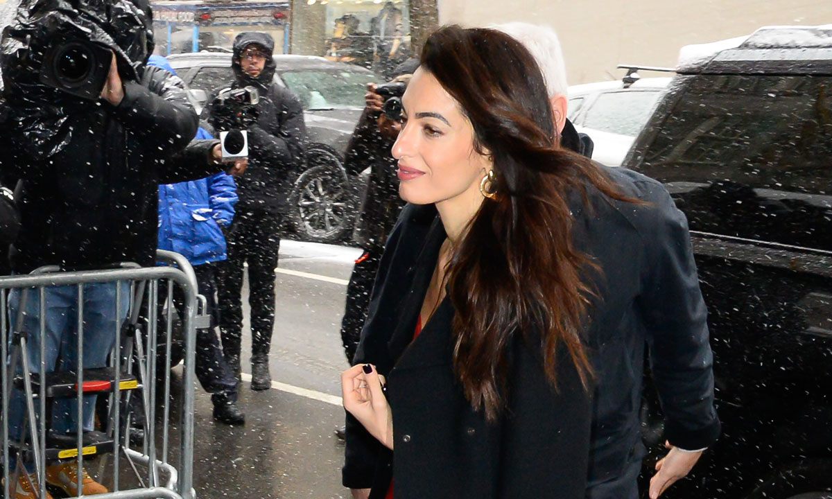 Amal Clooney y otras estrellas llegan al baby shower de Meghan Markle en NY