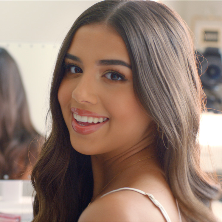 La influencer de belleza, Amanda Diaz, comparte cuáles son los dos productos de maquillaje que nunca le pueden faltar