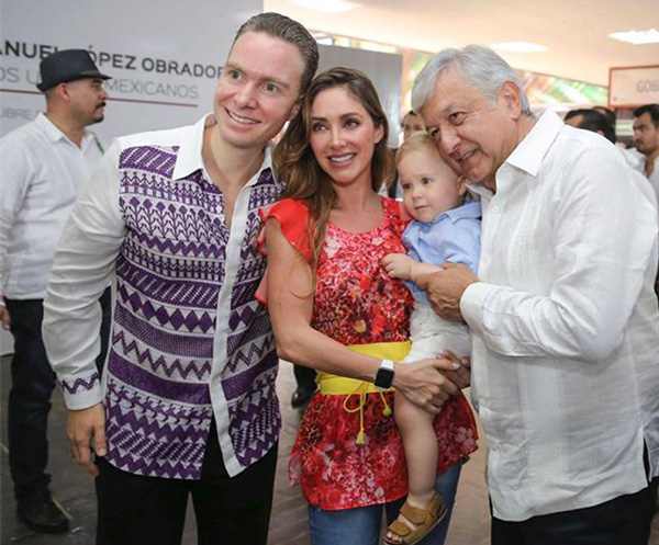 Andrés Manuel López Obrador, Anahí y Manuel Velasco