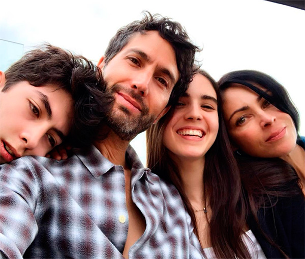 Benny Ibarra y su familia