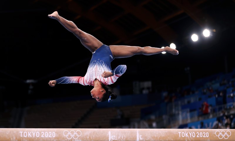 Simone Biles vuelve a las competencias y se despide de Tokio 2020 con un bronce