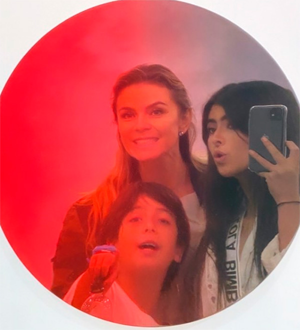 Gaby Valencia y sus hijos