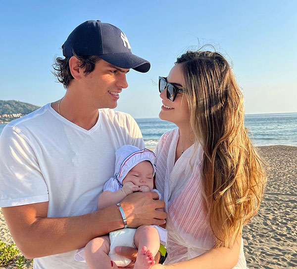 Juan Carlos Valladares, Ximena Navarrete y su hija Ximena