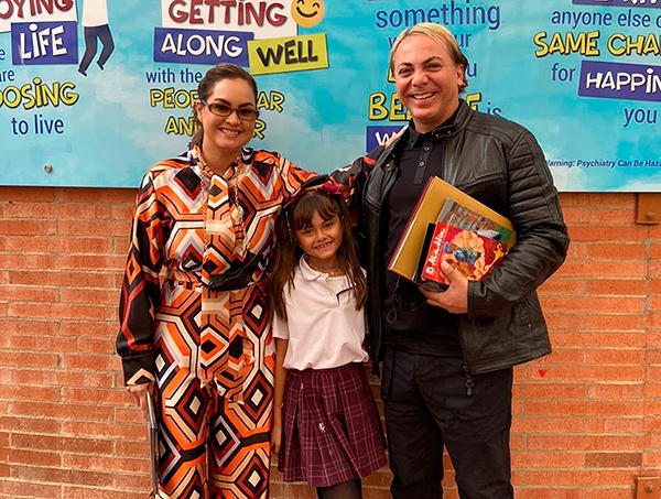 Cristian y Rafaela Castro con Paola Eraso