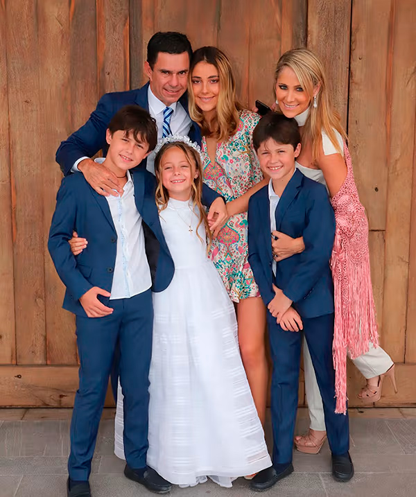 Inés Sainz y familia