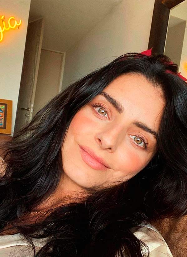 Aislinn Derbez