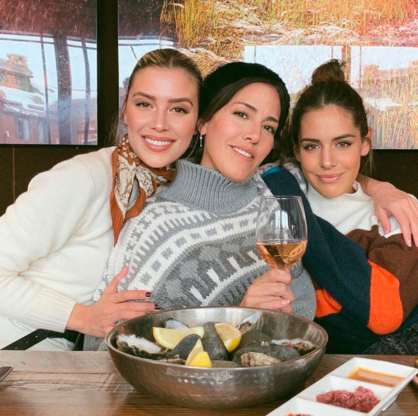 Stephanie Salas y sus hijas Michelle y Camila