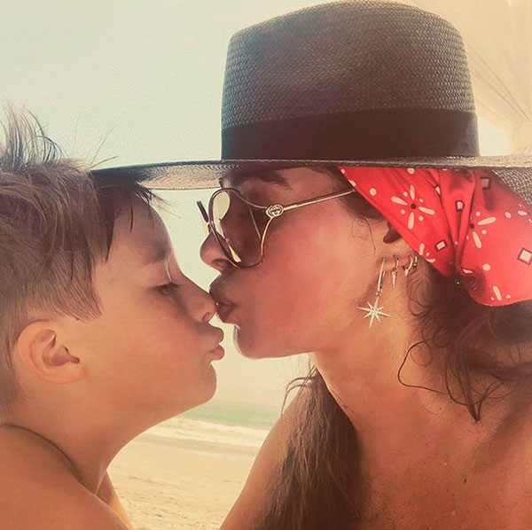 Galilea Montijo y su hijo Mateo