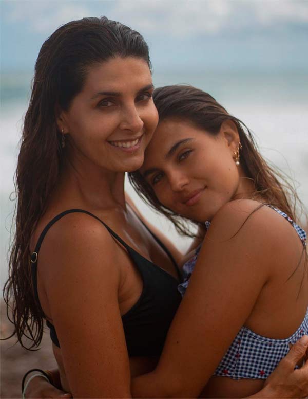 Mayrín Villanueva y su hija Romina