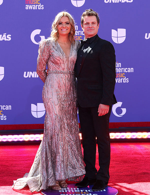 Mark Tacher y su novia 