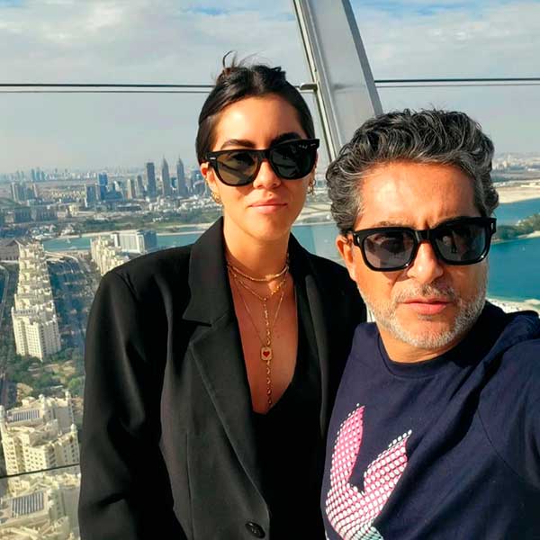 Raúl Araiza y sus hijas