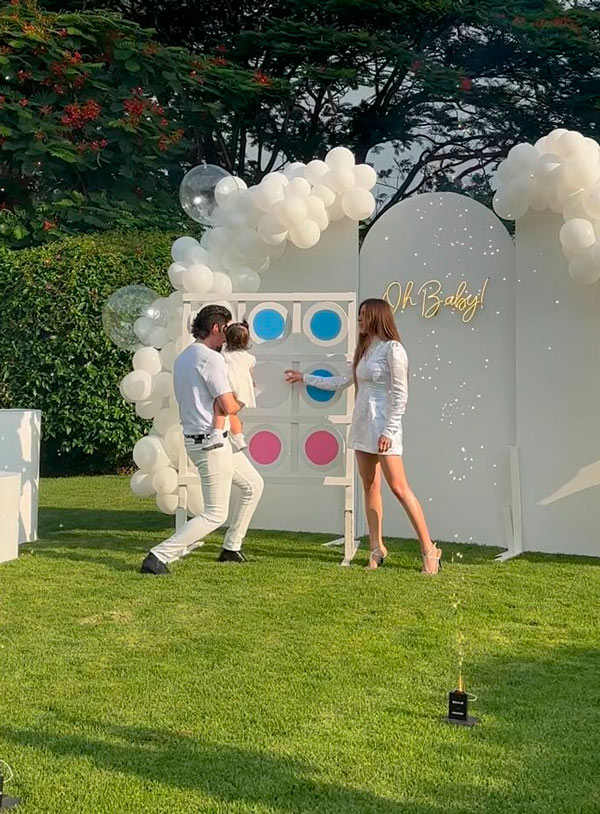 Alex Fernández y su esposa Alexia