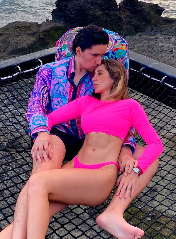 Alex Fernández y su esposa Alexia