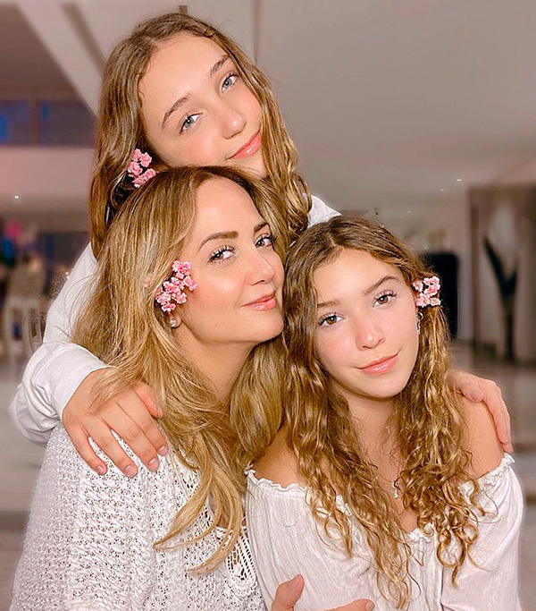 Andrea Legarreta y su familia