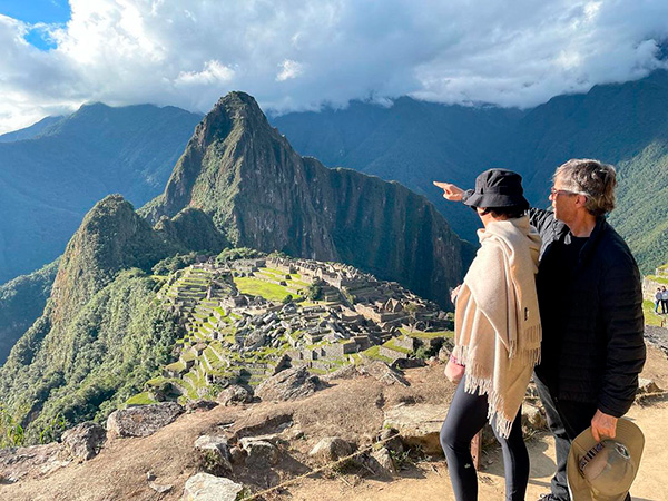 Humberto Zurita y Stephanie Salas