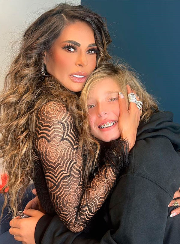 Galilea Montijo y su hijo Mateo