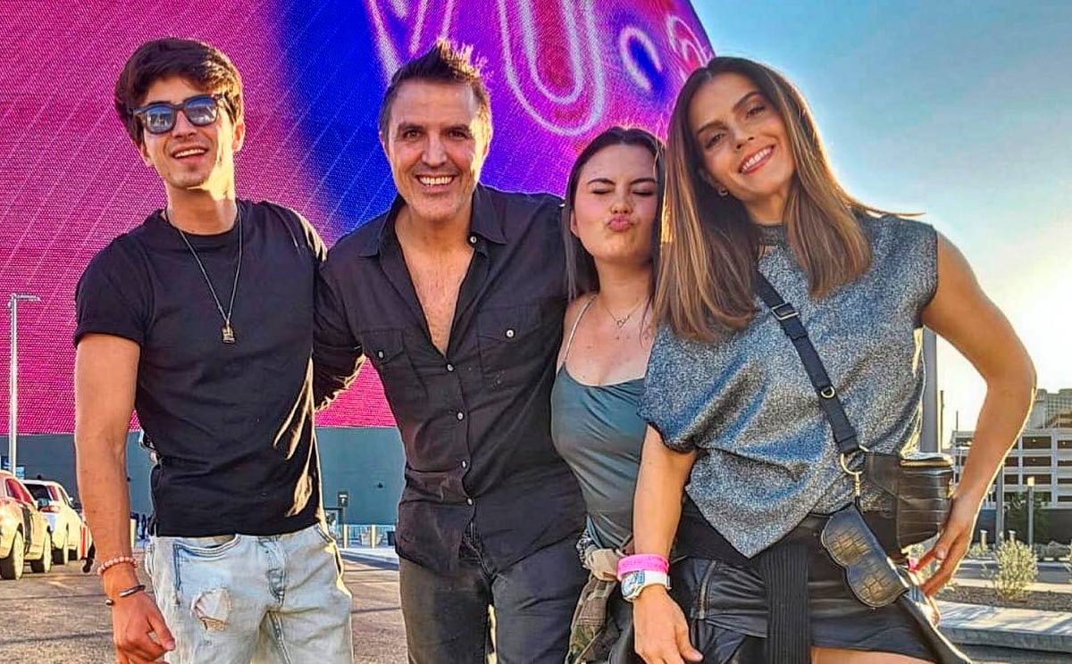 Claudia Álvarez y Billy Rovzar celebran sus cumpleaños en Las Vegas con los hijos mayores del productor