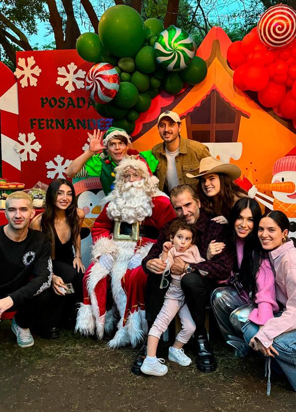 Alejandro Fernández y su familia
