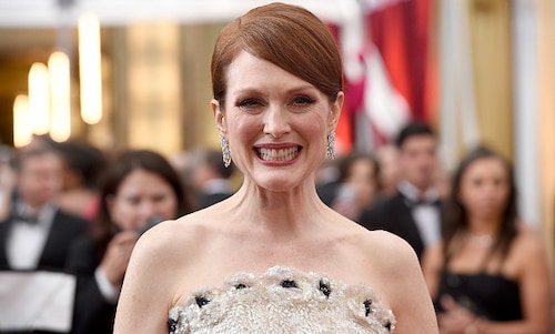 Julianne Moore: 'I'm too old for the mani-cam' on the red carpet