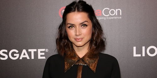 You'll want to copy Ana de Armas' retro-glam look from CinemaCon 2019