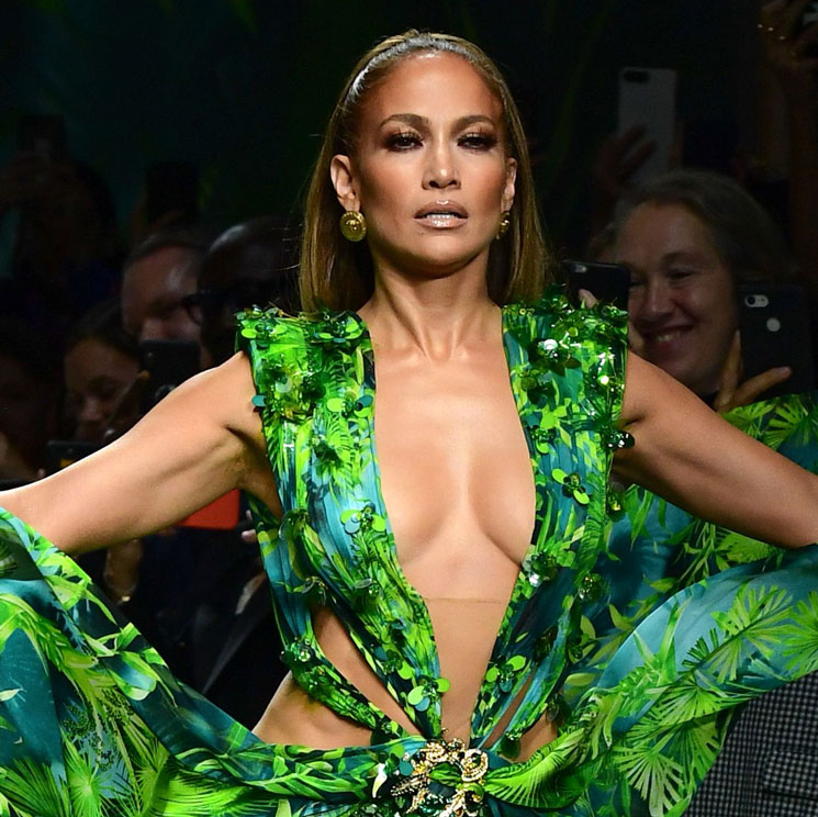 Jennifer Lopez breaks the internet in iconic Versace dress 20 years later