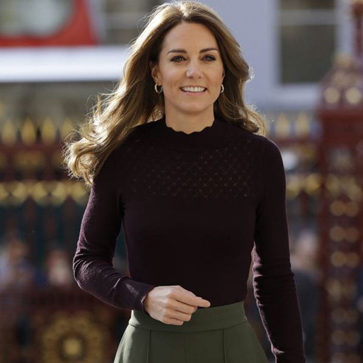 Kate Middleton rocks the perfect plum accessory and you can too for a fraction of the cost