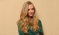 Amanda Seyfried debuts new bob, donates hair to charity